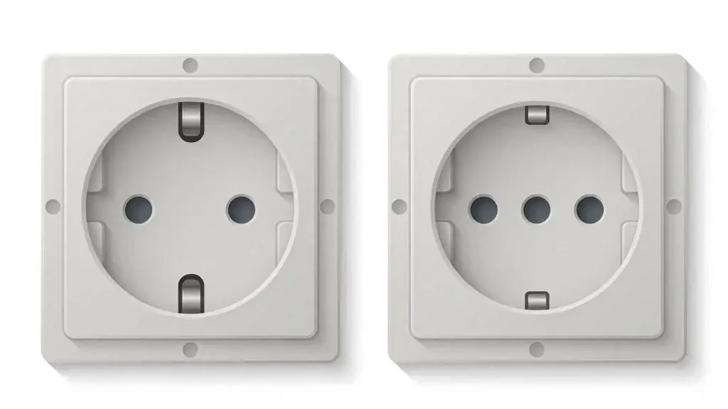 Confronto tra presa Schuko tedesca tipo F e presa italiana tipo L